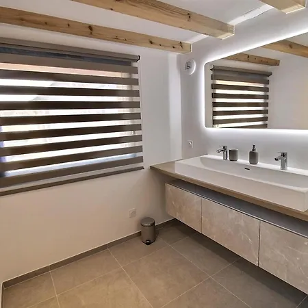 Casa de Férias Charmante Maison 3 Au Coeur Du Vignoble Avec Terrasse - Fr-1-722-8